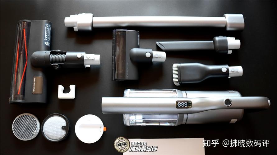 产品开箱:包装方面,睿米无线擦地吸尘器nex vx采用了家族式的包装设计